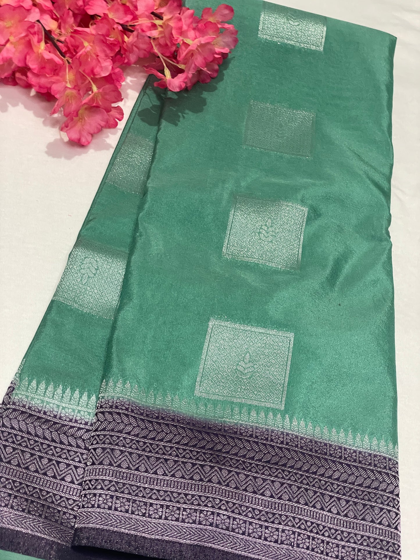 Georget Soft Geometric pattern Saree