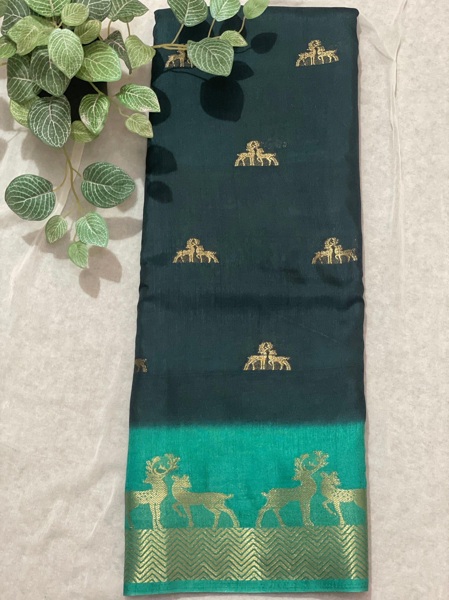 Deer Butta Banarasi Raw Silk Saree