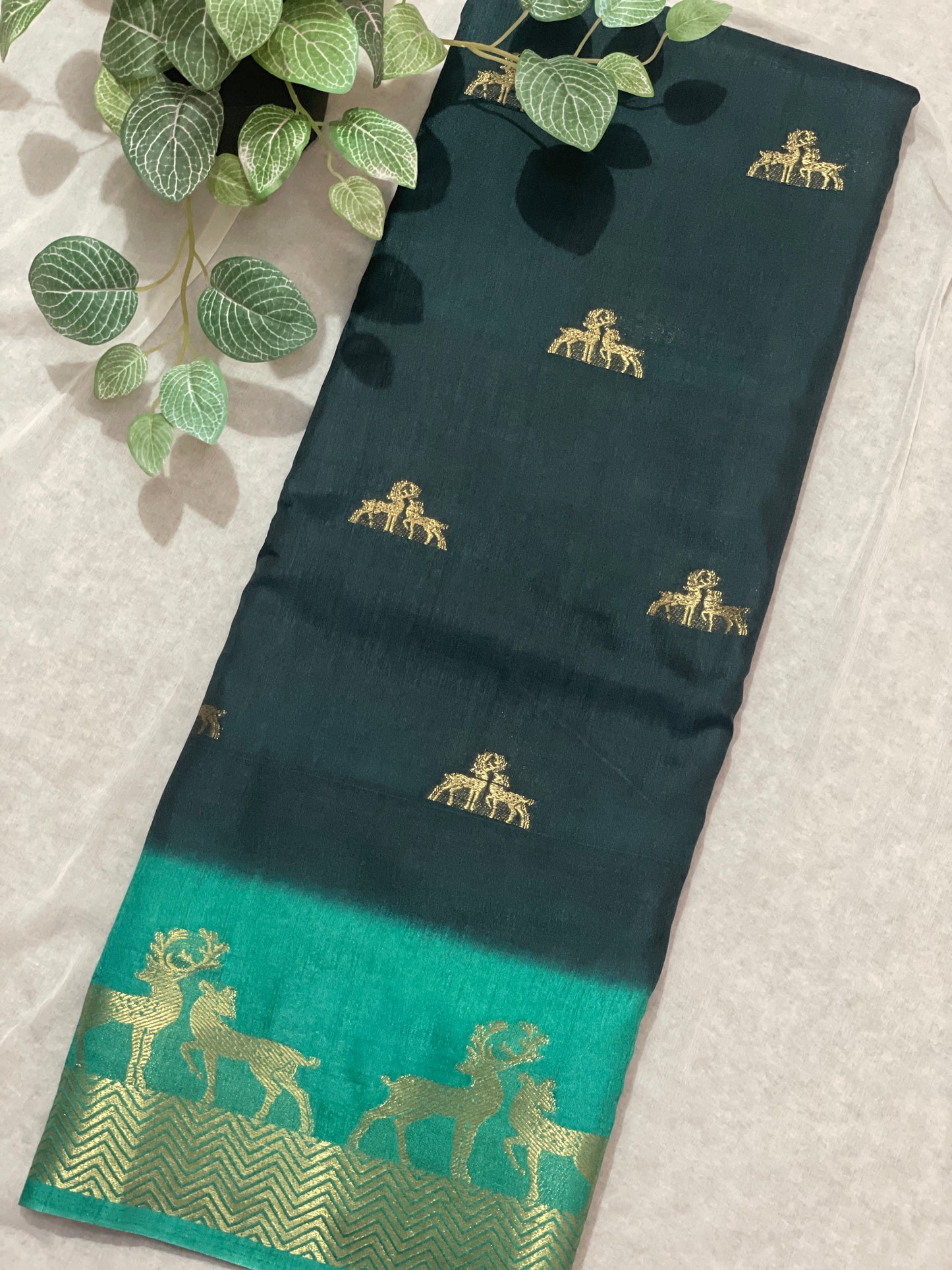 Deer Butta Banarasi Raw Silk Saree