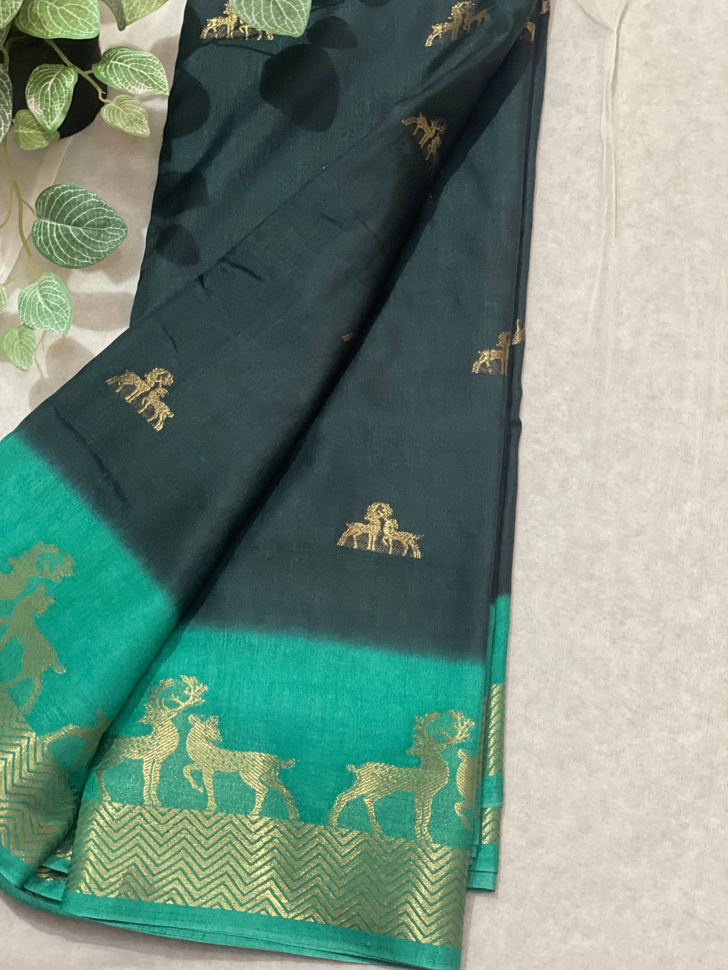 Deer Butta Banarasi Raw Silk Saree