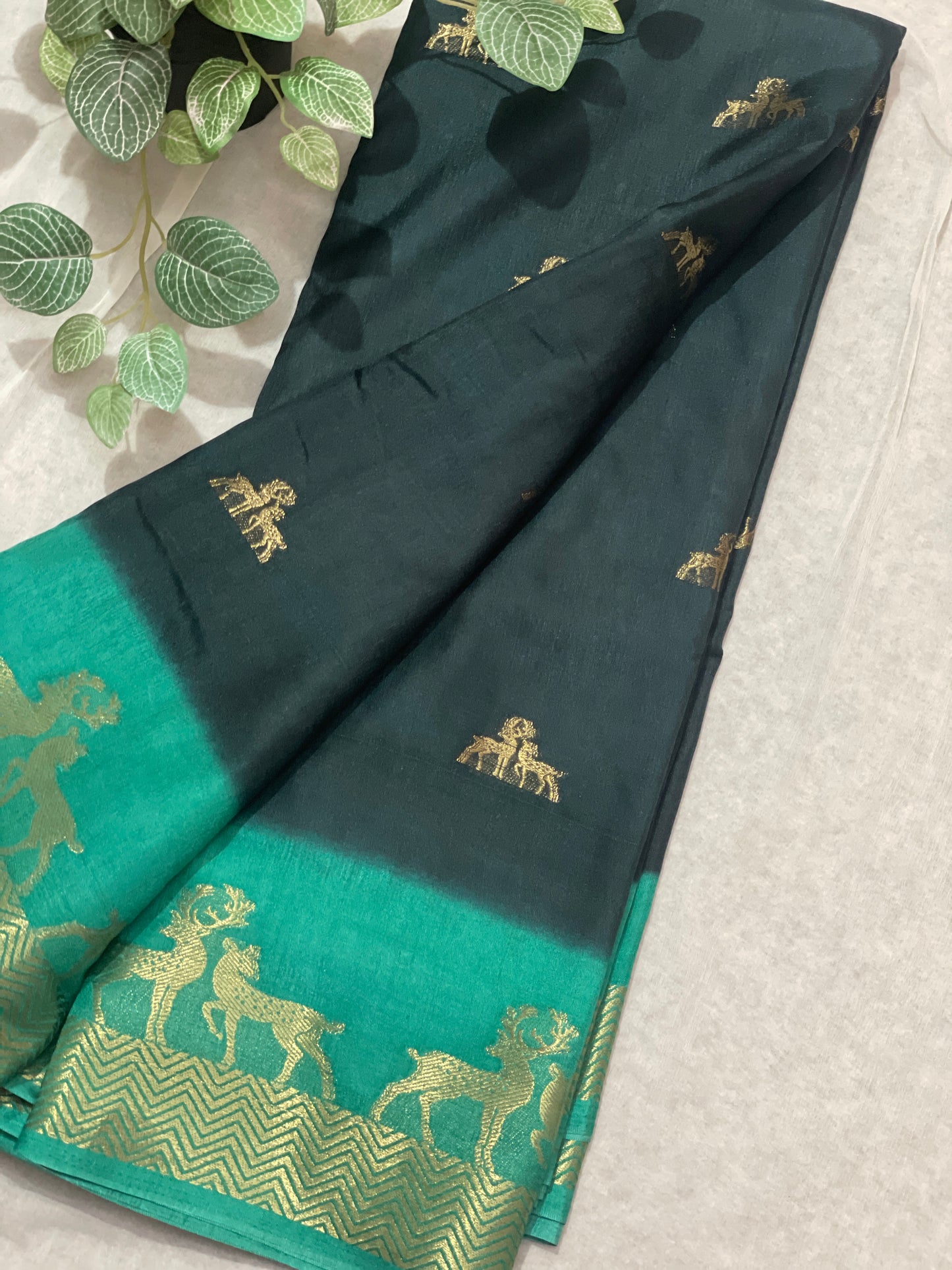 Deer Butta Banarasi Raw Silk Saree