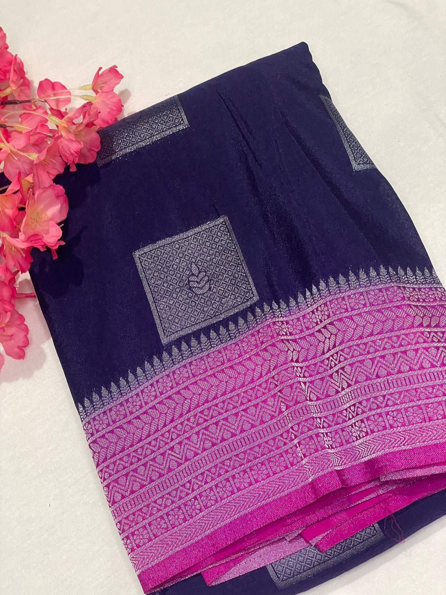 Georget Soft Geometric pattern Saree