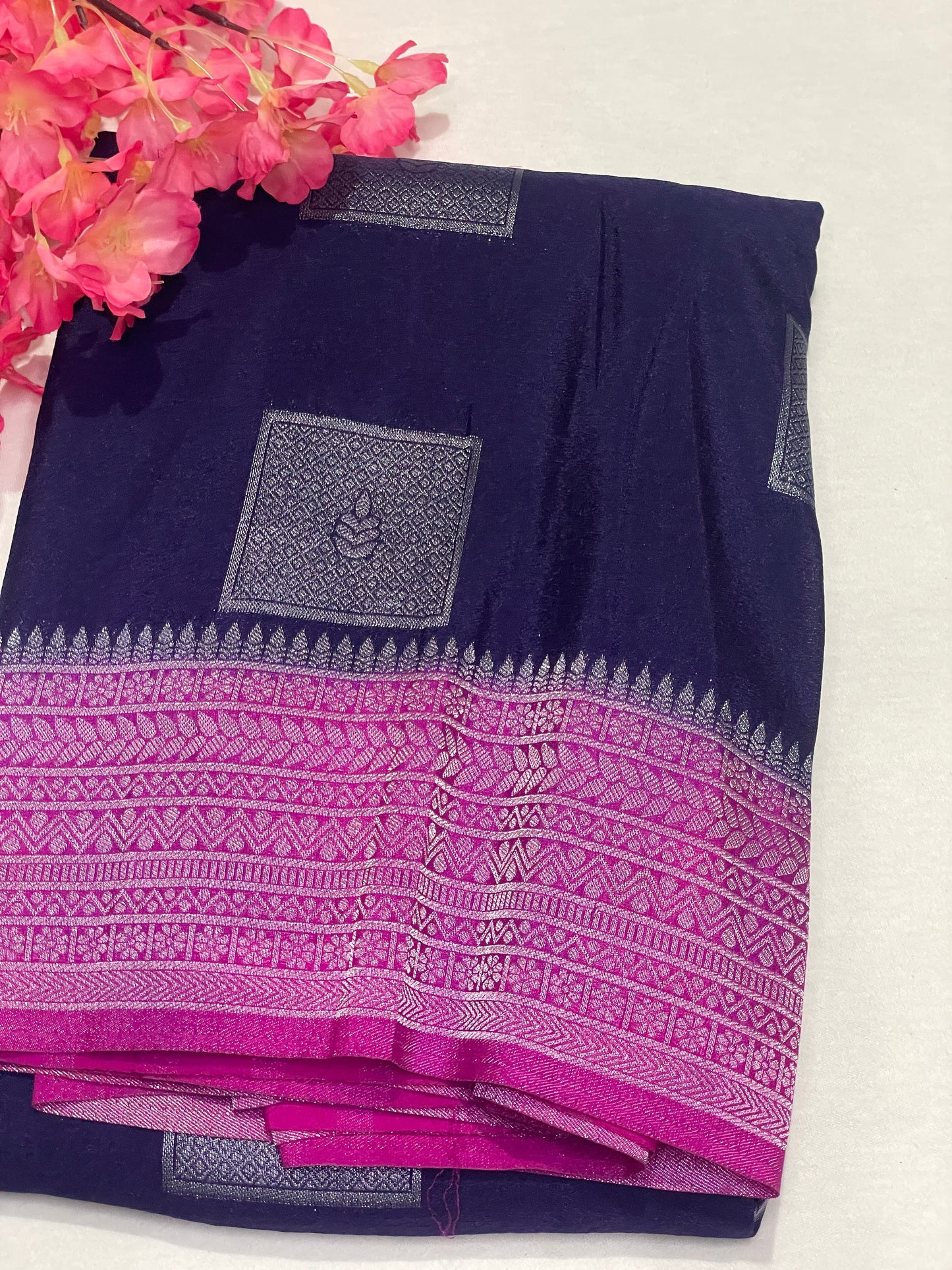 Georget Soft Geometric pattern Saree