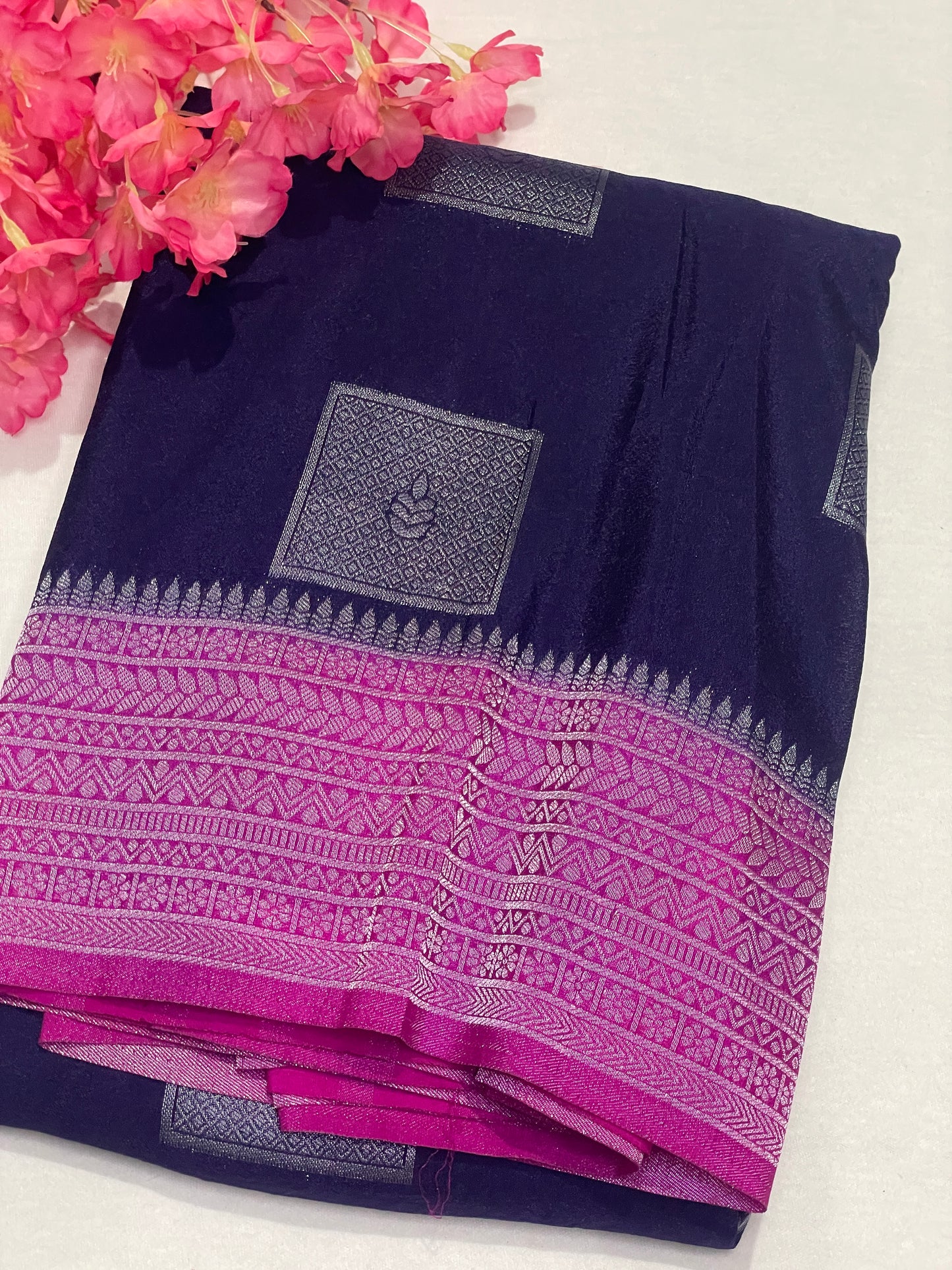 Georget Soft Geometric pattern Saree
