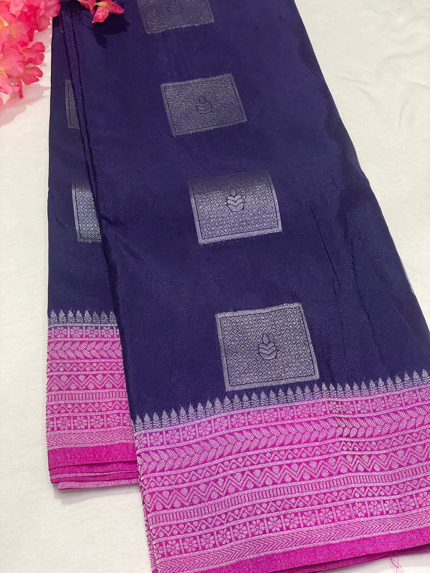 Georget Soft Geometric pattern Saree