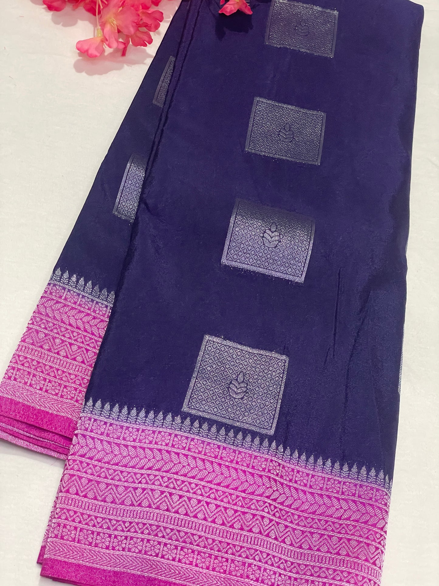 Georget Soft Geometric pattern Saree