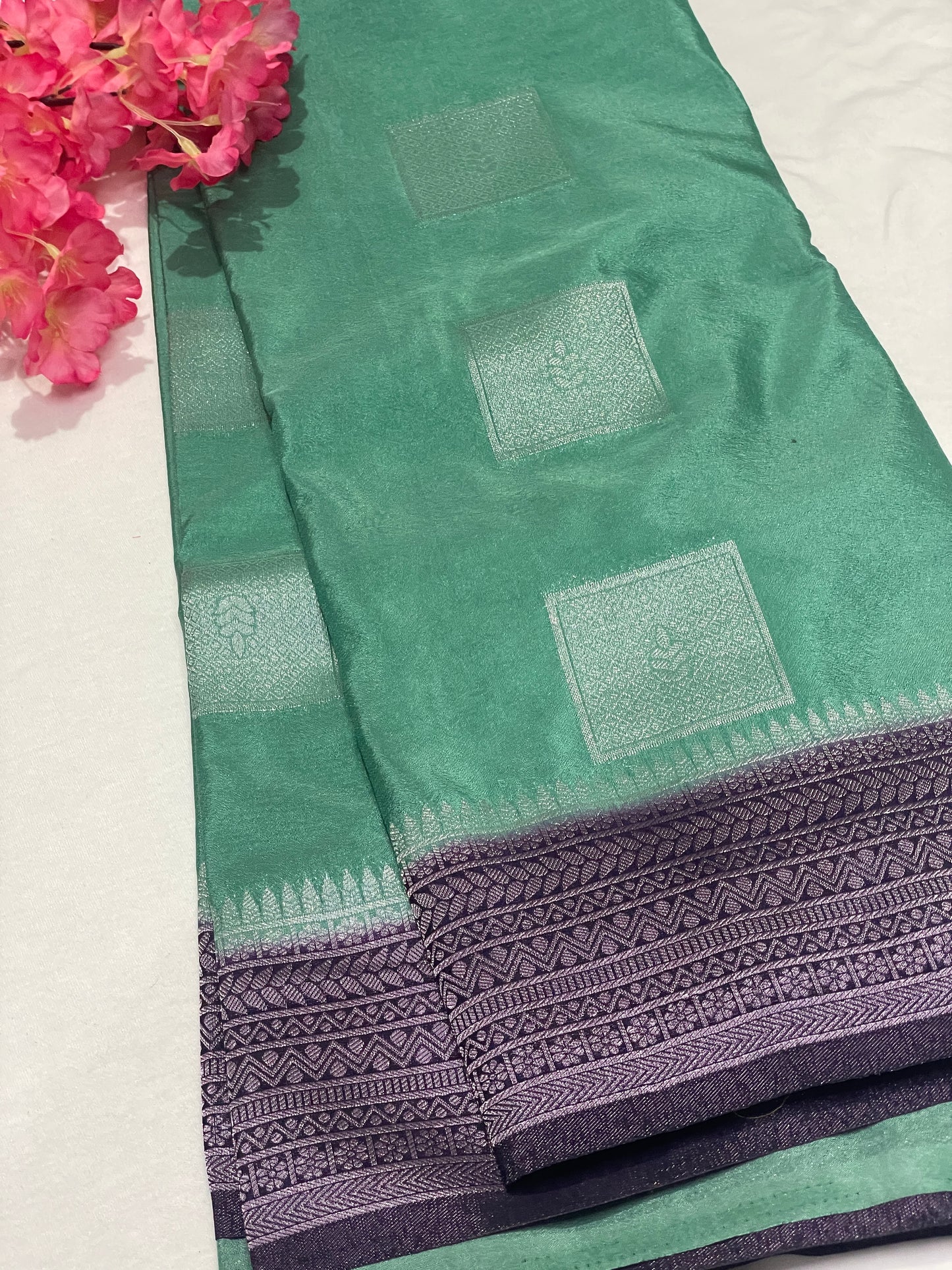 Georget Soft Geometric pattern Saree