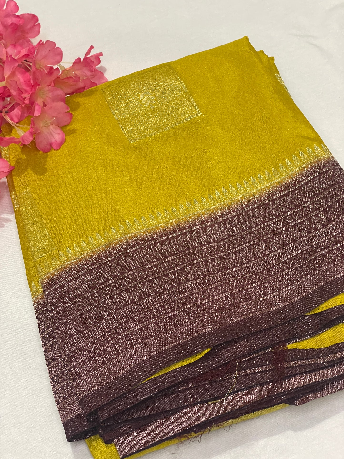 Georget Soft Geometric pattern Saree