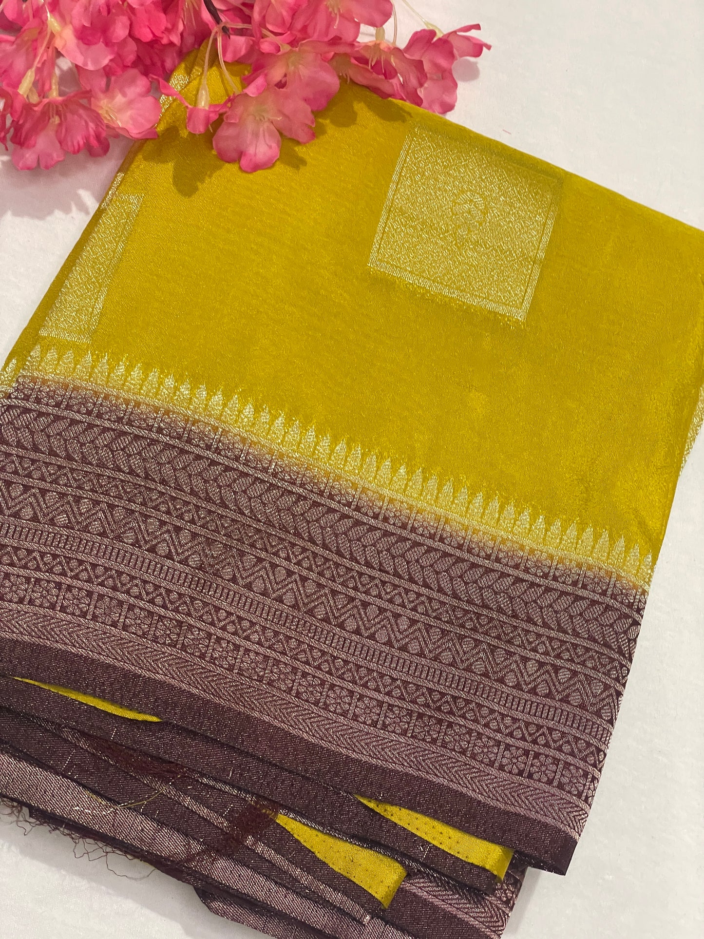 Georget Soft Geometric pattern Saree