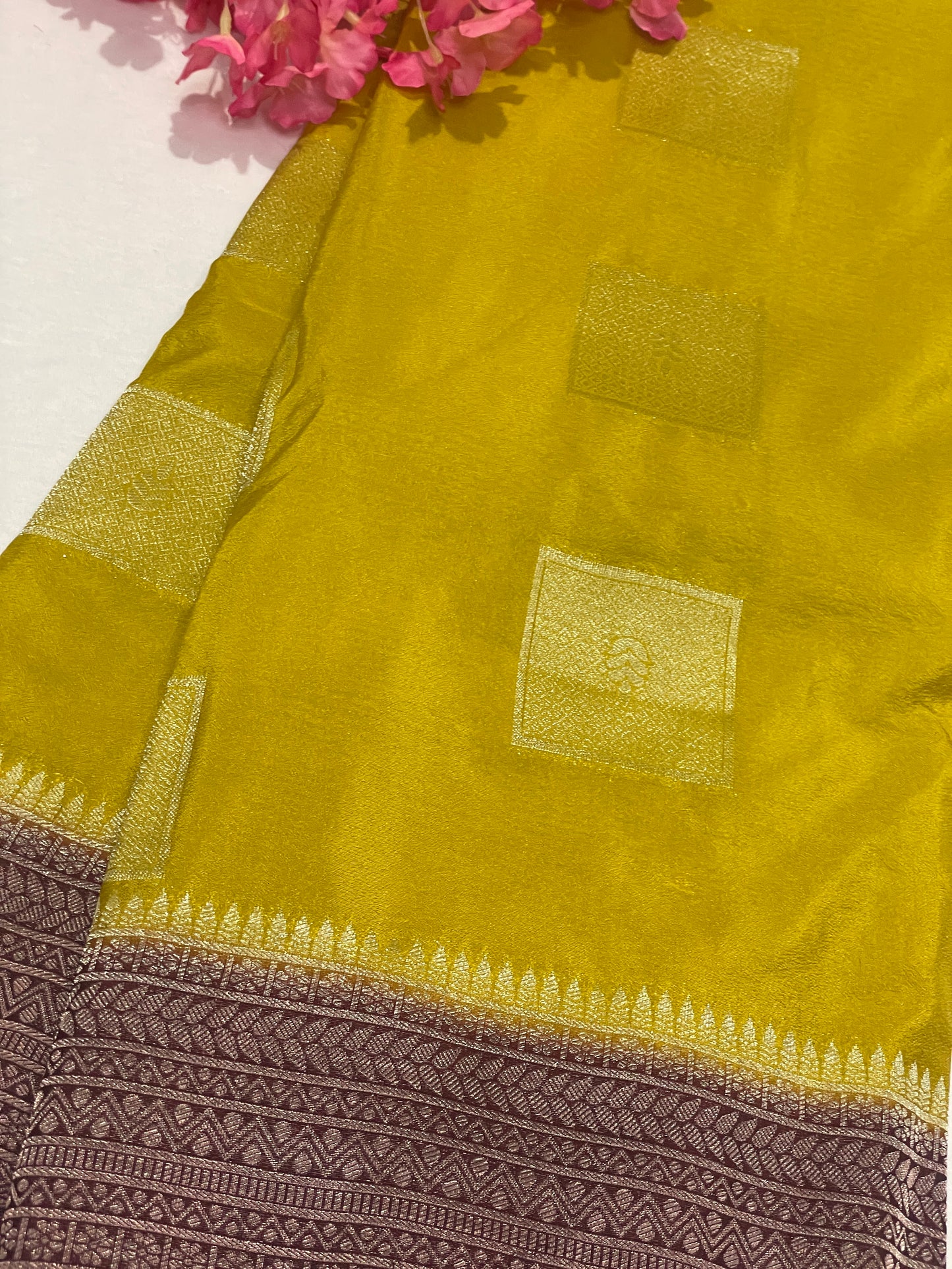 Georget Soft Geometric pattern Saree