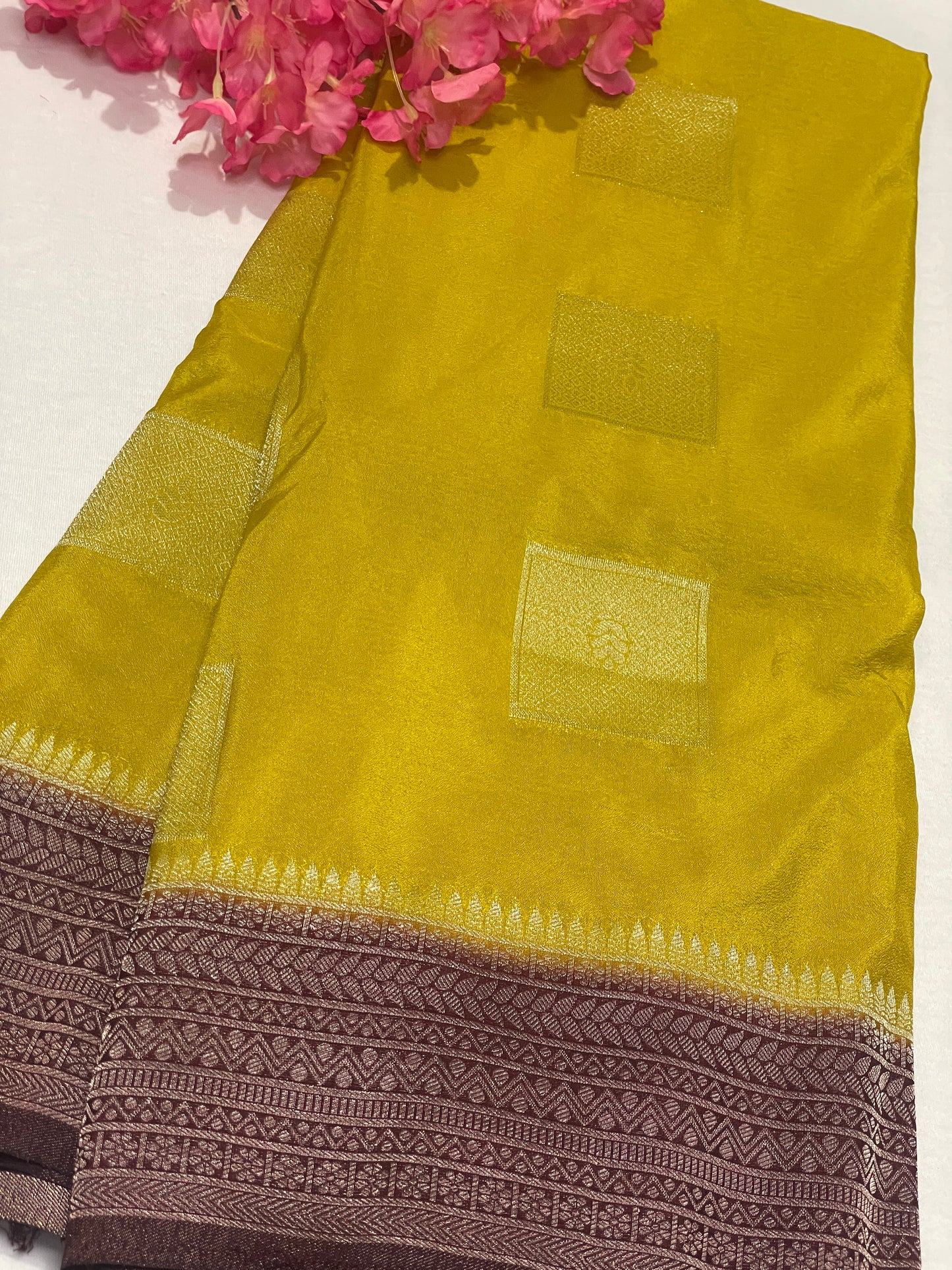 Georget Soft Geometric pattern Saree