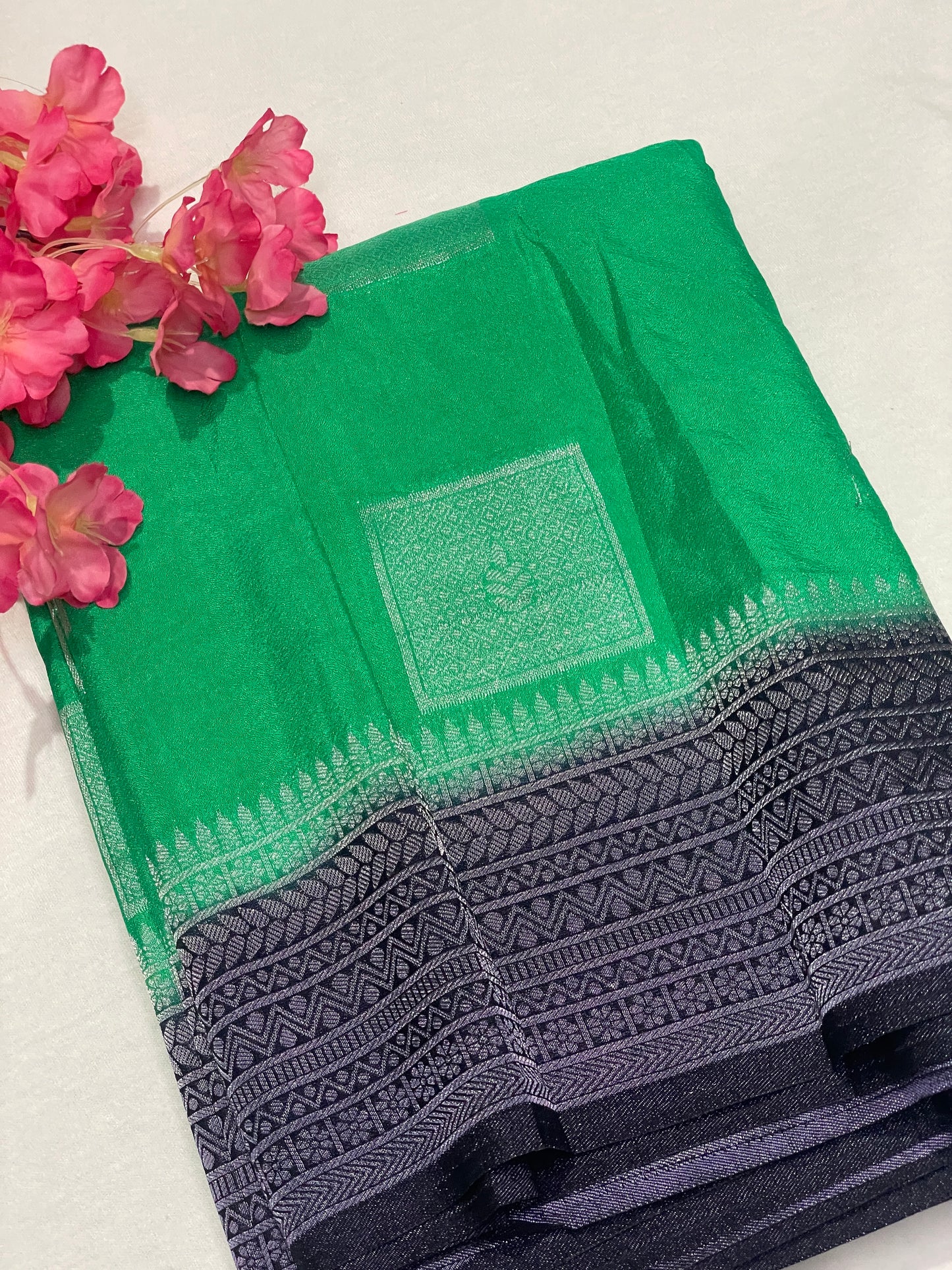 Georget Soft Geometric pattern Saree