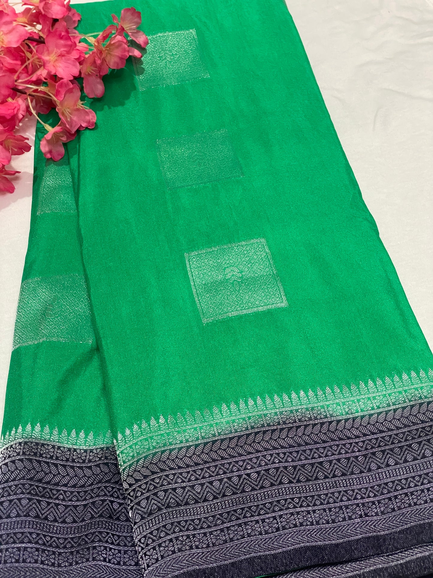Georget Soft Geometric pattern Saree