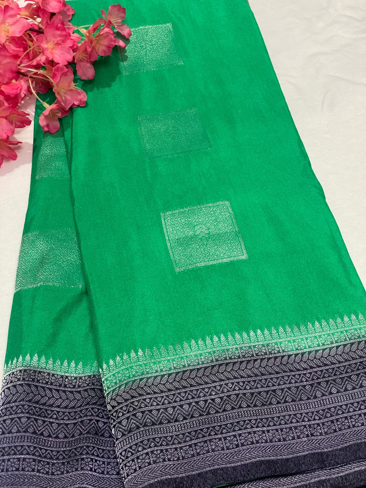 Georget Soft Geometric pattern Saree